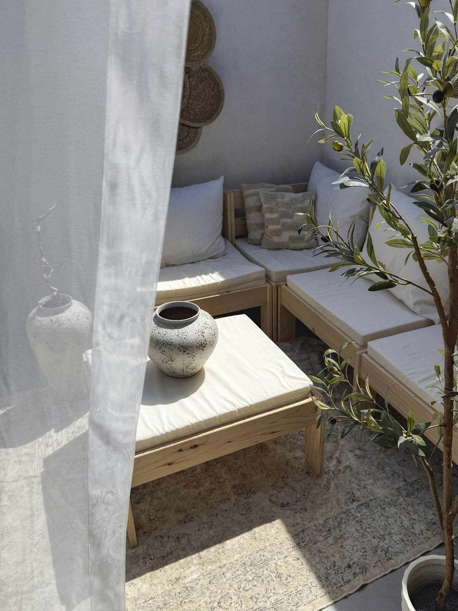 Shop the look by @leyzhome